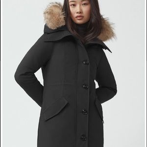 Like new condition Canada Goose Rossclair Parka in XS Fusion fit with fur hood